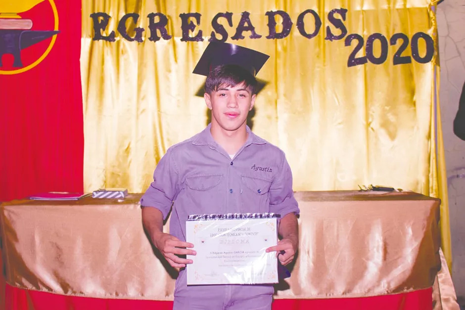 Agustin Garcia, Egresado