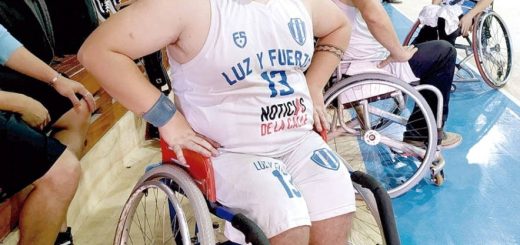 La sillas fabricadas son destinadas a los jugadores del club Luz y Fuerza.